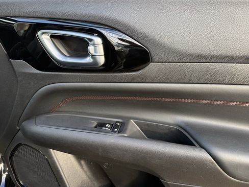 Used 2024 Jeep Compass Trailhawk image 44