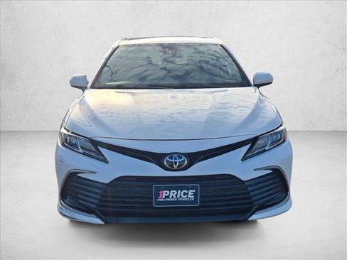 Used 2021 Toyota Camry LE FWD image 2