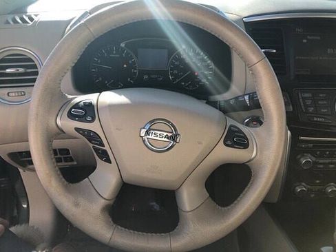 Used 2013 Nissan Pathfinder Platinum w/ Platinum Premium Pkg AWD/4WD image 16