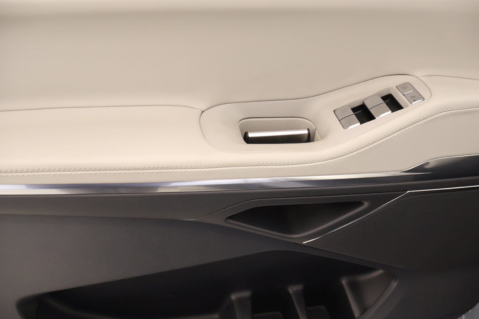 New 2026 Lincoln Navigator Premiere AWD/4WD image 17