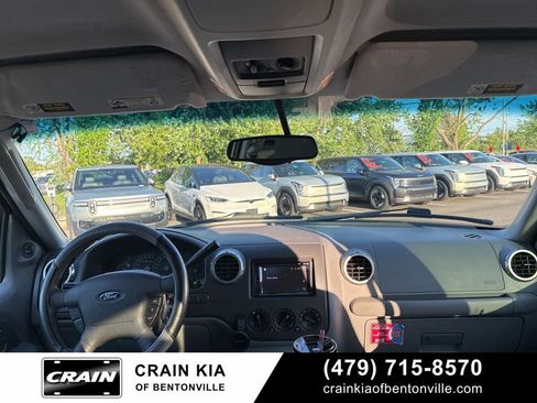 Used 2004 Ford Expedition XLT image 13