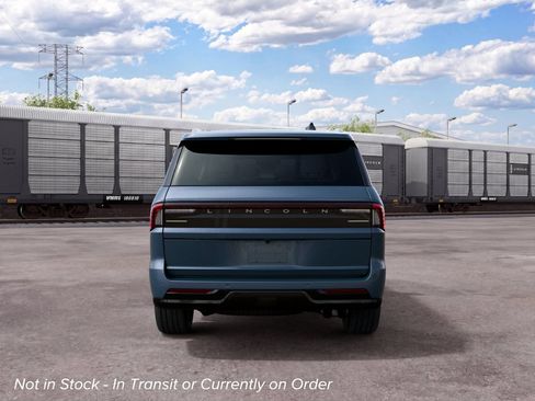 New 2027 Lincoln Navigator Reserve AWD/4WD image 7