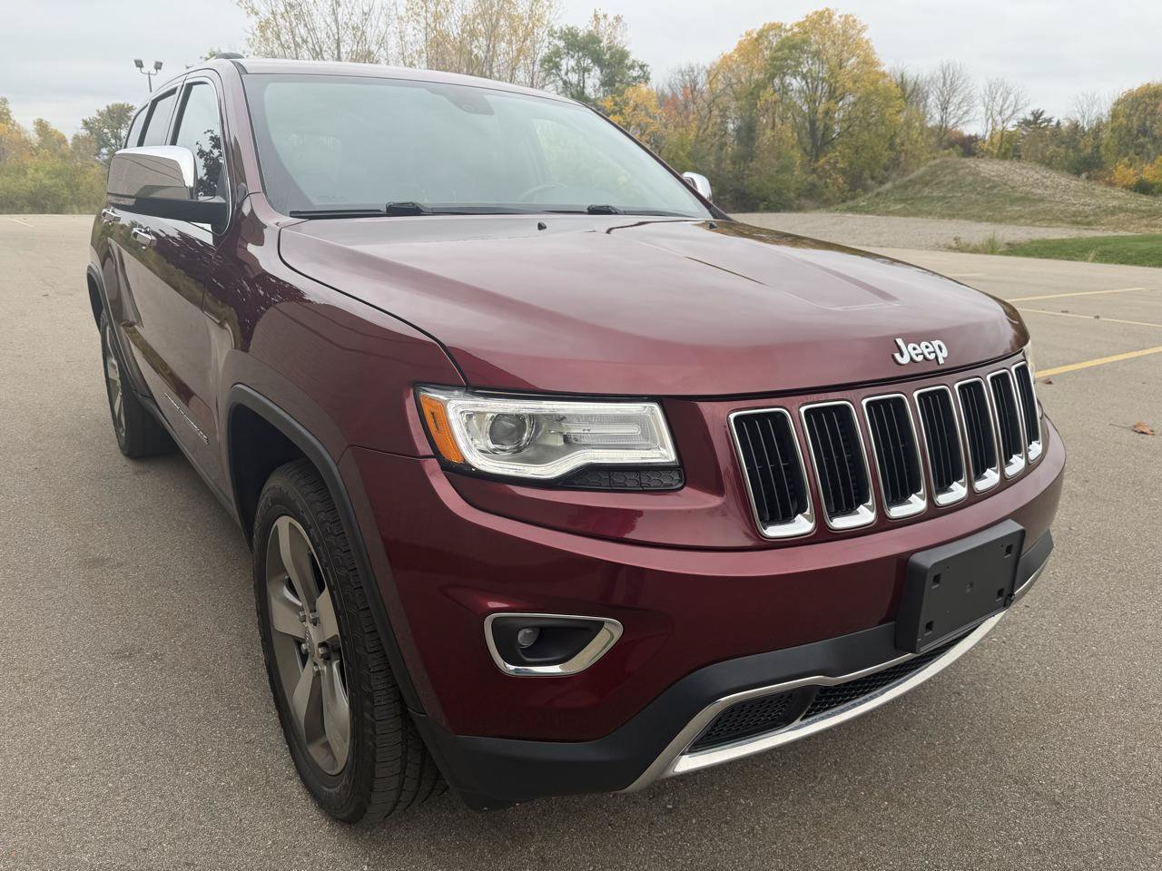 Used 2016 Jeep Grand Cherokee Limited w/ Luxury Group II AWD/4WD image 3