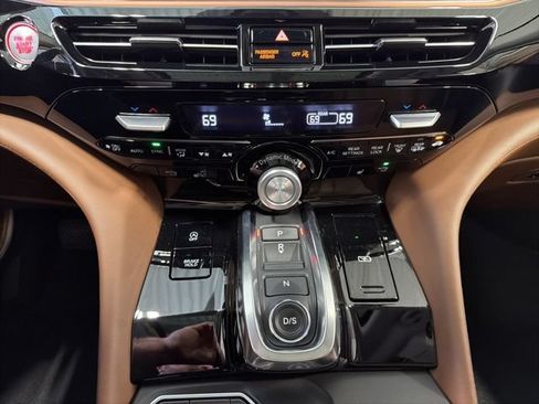 Used 2024 Acura MDX SH-AWD w/ Technology Package image 22