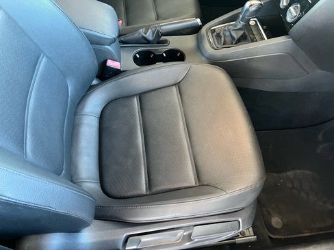 Used 2016 Volkswagen Jetta SEL Premium image 22