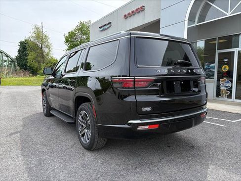 Certified 2024 Jeep Wagoneer Series II w/ Flexible Seating Group AWD/4WD image 9
