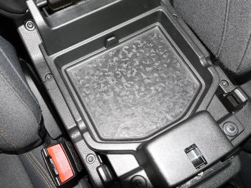 Used 2025 Jeep Wrangler Willys image 29