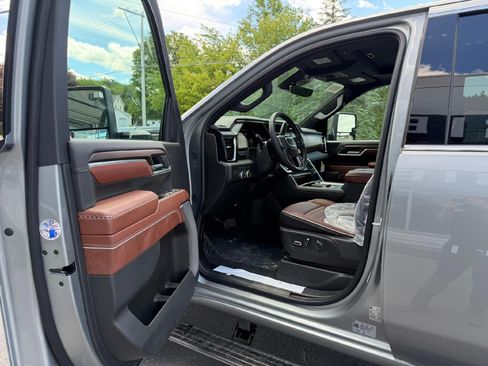New 2026 GMC Sierra 2500 Denali Ultimate AWD/4WD image 15