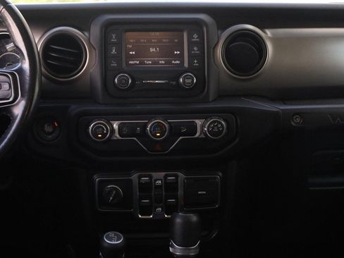 Used 2020 Jeep Wrangler Unlimited Sport S AWD/4WD image 24
