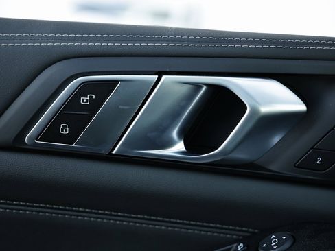 New 2026 BMW X5 sDrive40i w/ M Sport Package image 14