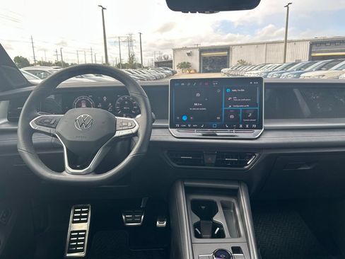 New 2026 Volkswagen Tiguan SE R-Line FWD image 49
