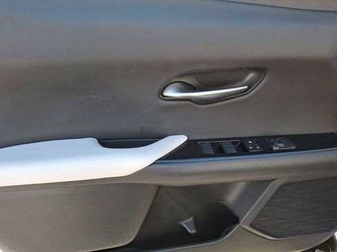 Used 2022 Lexus UX 200 image 8