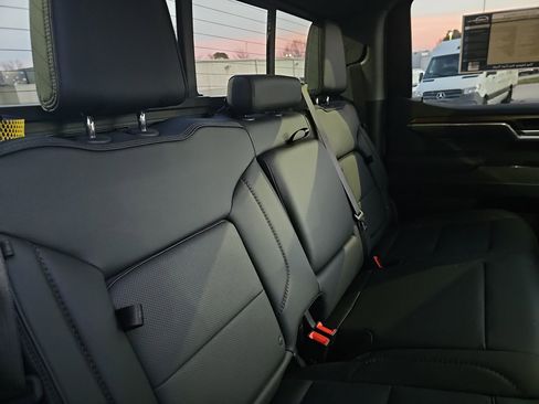 Used 2025 GMC Sierra 1500 Denali image 12
