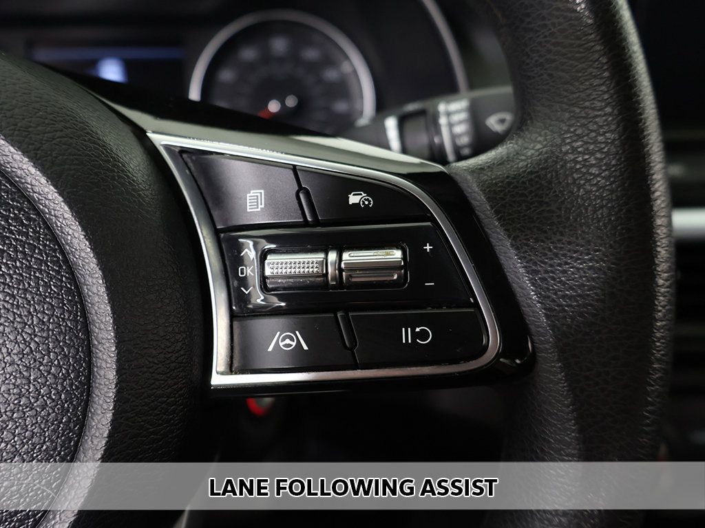 Used 2022 Kia Forte LXS w/ LXS Technology Package FWD image 3