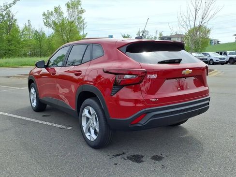 New 2026 Chevrolet Trax LS w/ LS Convenience Package FWD image 29