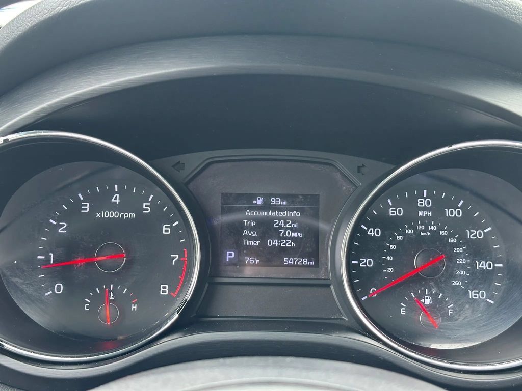 Used 2021 Kia Sedona LX FWD image 17