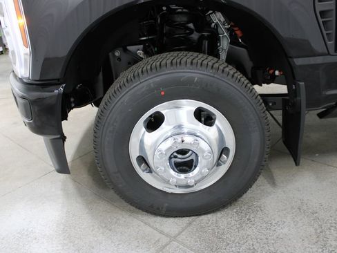 New 2026 Ford F350 Platinum image 42