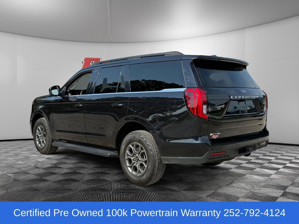Certified 2025 Ford Expedition Active RWD image 3