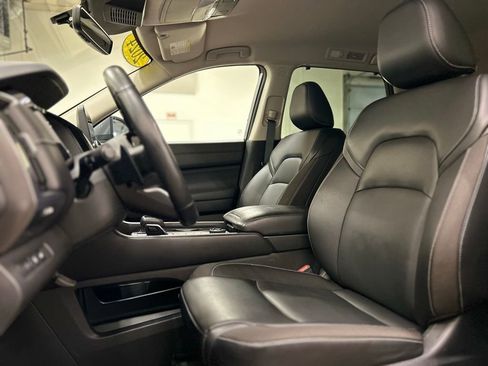 Used 2024 Nissan Pathfinder SL image 13