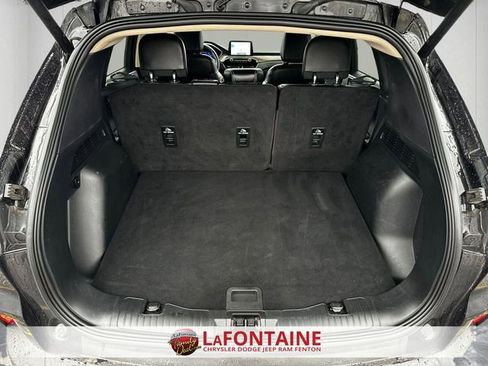 Used 2020 Ford Escape Titanium image 27