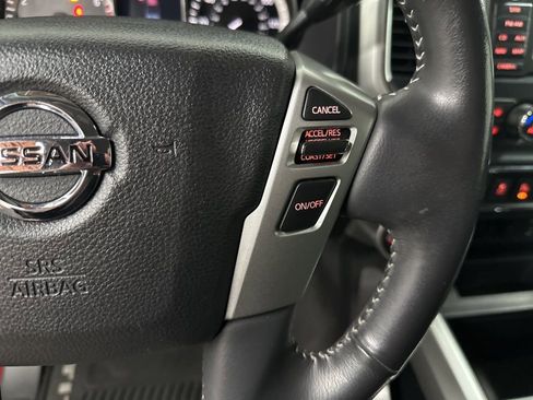Used 2017 Nissan Titan PRO-4X w/ Pro-4x Convenience Package AWD/4WD image 19