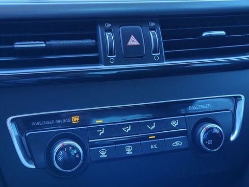 Used 2017 Kia Optima LX w/ Driver Convenience Package image 17