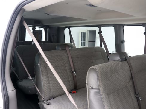 Used 2020 Chevrolet Express 3500 LT w/ LT Preferred Equipment Group RWD image 16