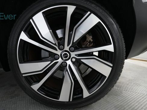 Used 2021 Volvo XC40 P8 Recharge w/ Advanced Package AWD/4WD image 9