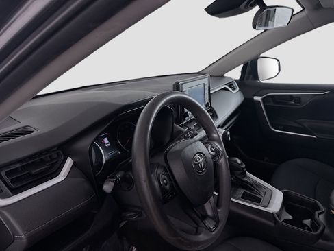 Used 2020 Toyota RAV4 LE image 22