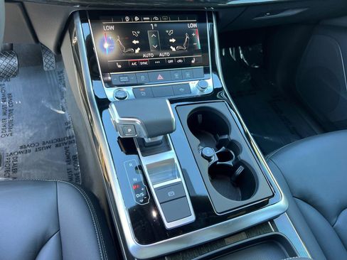 Certified 2025 Audi Q7 3.0T Premium w/ Convenience Package image 33