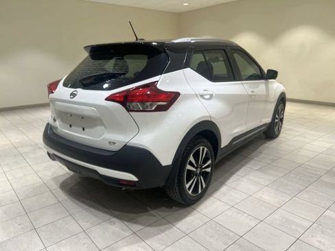 Used 2019 Nissan Kicks SR w/ SR Premium Package FWD image 5