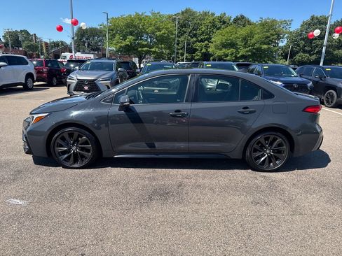 Used 2023 Toyota Corolla SE w/ SE Premium Package FWD image 4
