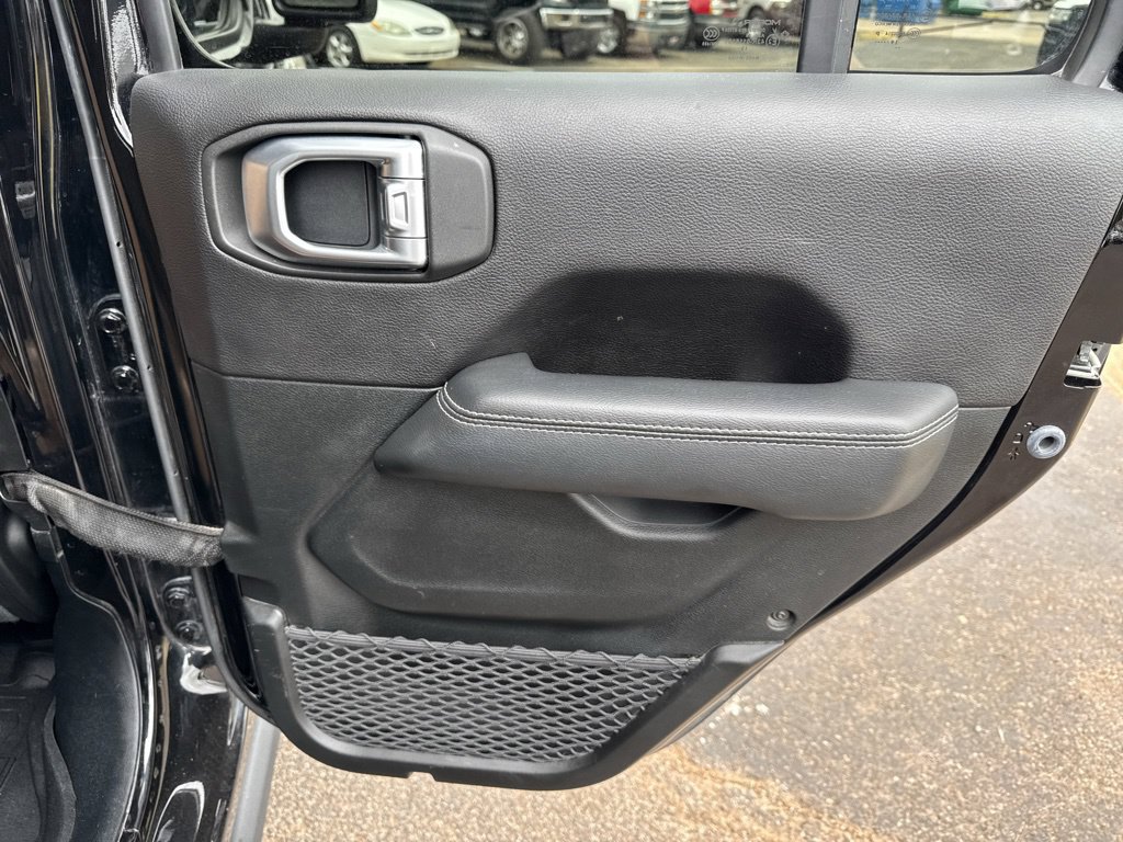 Used 2020 Jeep Gladiator Rubicon w/ Dual Top Group AWD/4WD image 33