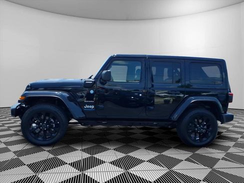 Used 2024 Jeep Wrangler Unlimited Sahara AWD/4WD image 24