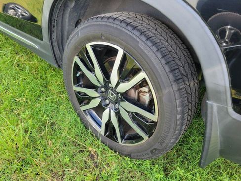 Used 2019 Honda Pilot Touring image 3