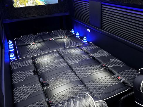 Used 2024 Mercedes-Benz Sprinter 3500 image 9