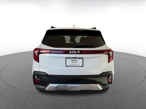 Used 2025 Kia Seltos S image 12