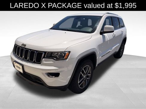 Used 2018 Jeep Grand Cherokee Laredo AWD/4WD image 3