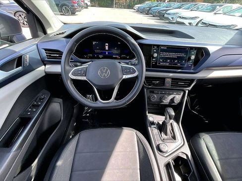 Certified 2022 Volkswagen Taos SE w/ Panoramic Sunroof Package image 19
