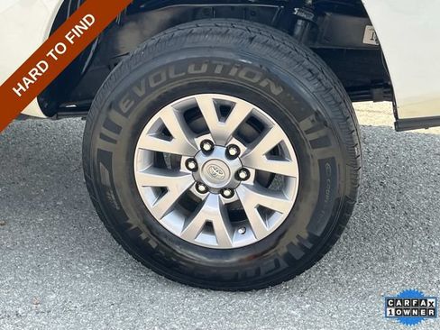 Used 2018 Toyota Tacoma SR w/ SR Convenience Package RWD image 11