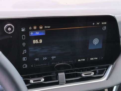 Certified 2025 Chevrolet Equinox LT w/ Convenience Package II image 11