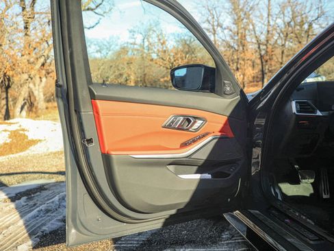 Used 2023 BMW M3 Competition w/ M Carbon Exterior Package image 33