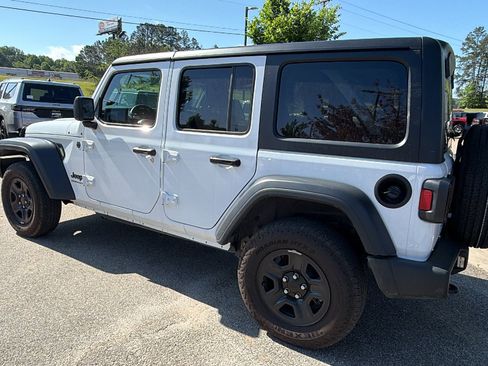 Used 2024 Jeep Wrangler Unlimited Sport AWD/4WD image 10