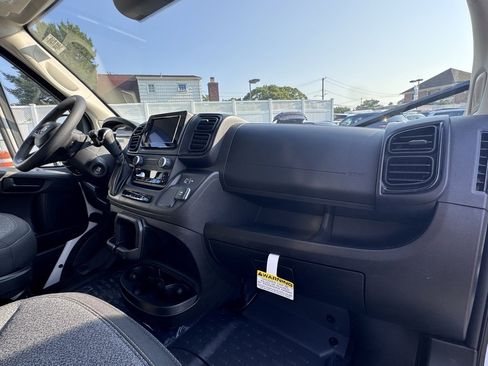 Used 2025 RAM ProMaster 2500 w/ Convenience Group image 19