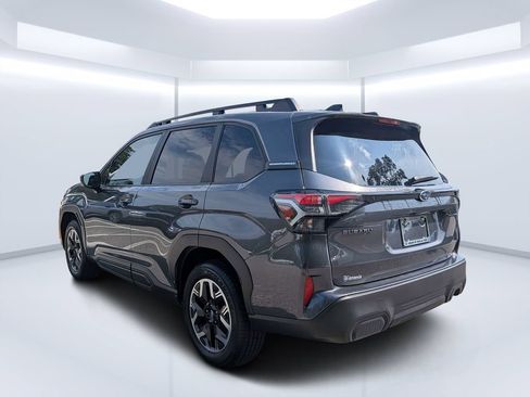 Certified 2025 Subaru Forester Premium w/ Convenience Package #1 AWD/4WD image 5