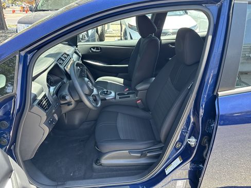 Certified 2025 Nissan Leaf S FWD image 14