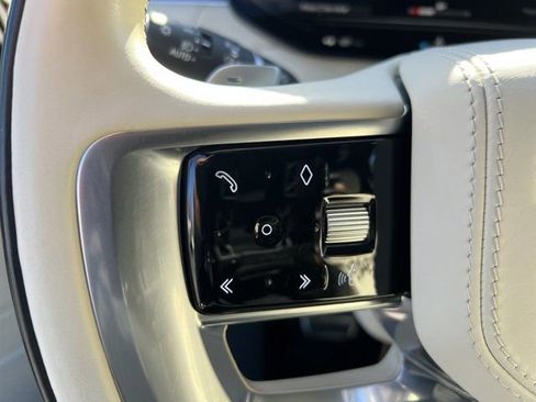 Used 2023 Land Rover Range Rover SE image 35