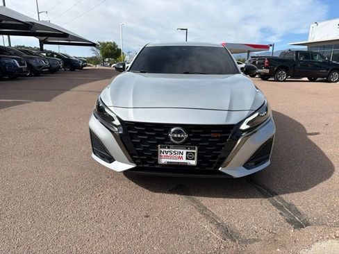 Used 2024 Nissan Altima 2.5 SR w/ SR Premium Package AWD/4WD image 2