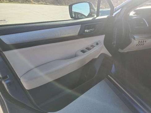 Used 2016 Subaru Legacy 2.5i Premium image 9