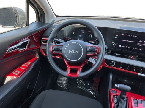 Used 2024 Kia Sportage LX FWD image 11